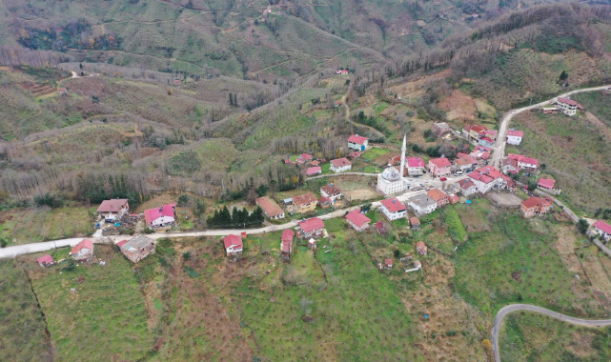 Perşembe’de beton yol seferberliği sürüyor…